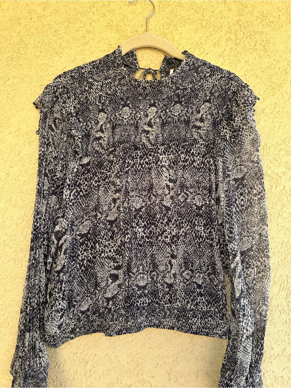 Free People Roma Snakeskin Print Smocked High Neck Blouse Size L - Picture 5 of 9